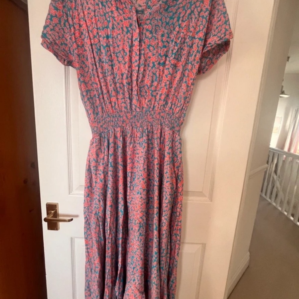 Elegant Floral Midi Dress in Pink and Blue